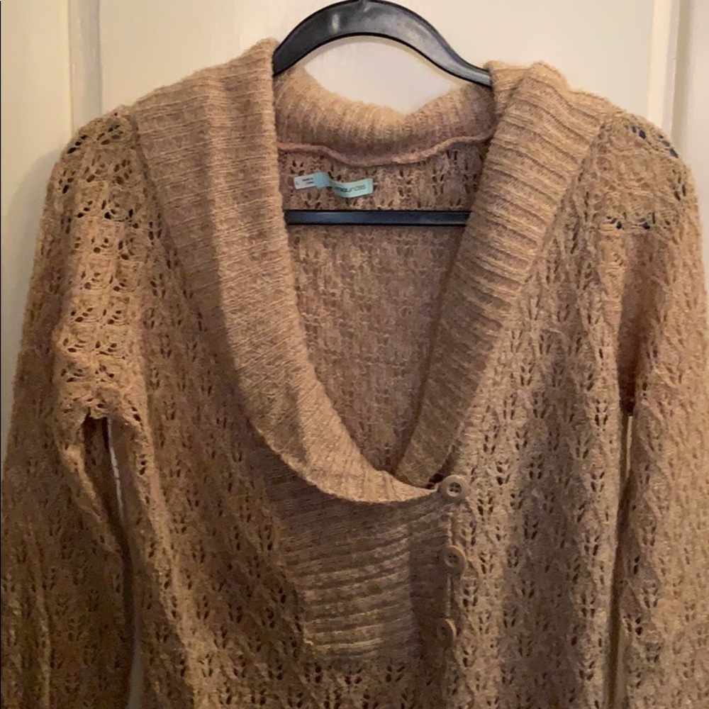 Tan longsleeved knitted sweater